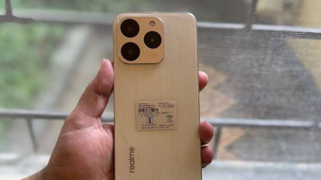 Realme 15T 5G Leaks धांसू फीचर्स के साथ धमाकेदार एंट्री, Launch से पहले ही मचा दिया मार्केट में तहलका 1 Realme 15T 5G
