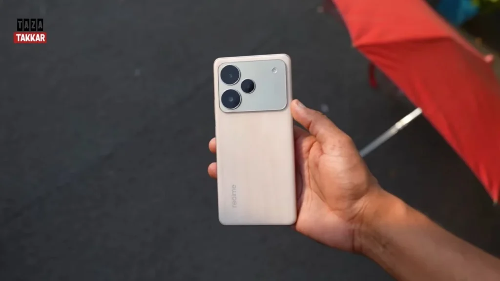 Realme P4 Pro 5G हुआ लॉन्च बेहद कम कीमत में, प्रीमियम डिजाइन और हाई परफॉर्मेंस ने मचा दिया धमाका 2 Realme P4 Pro 5G