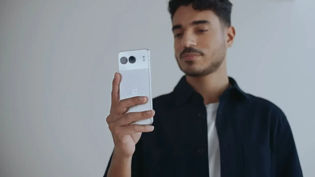 OnePlus 4 ने मचाया धमाल, Flagship परफॉर्मेंस और 100W फास्ट चार्जिंग के साथ प्रीमियम लुक में वापसी 1 OnePlus 4 2